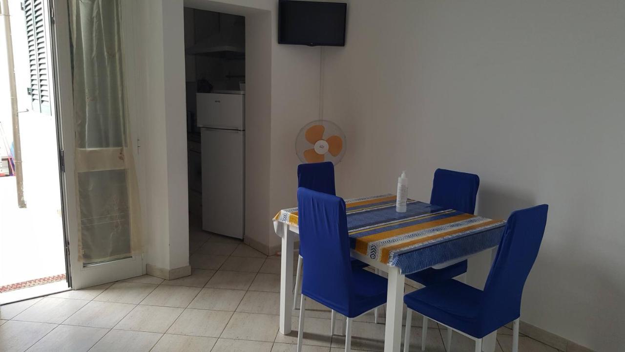 Il Gabbiano Apartment Viareggio Bagian luar foto